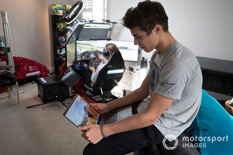 g-performance.gr –Lando Norris race simulator