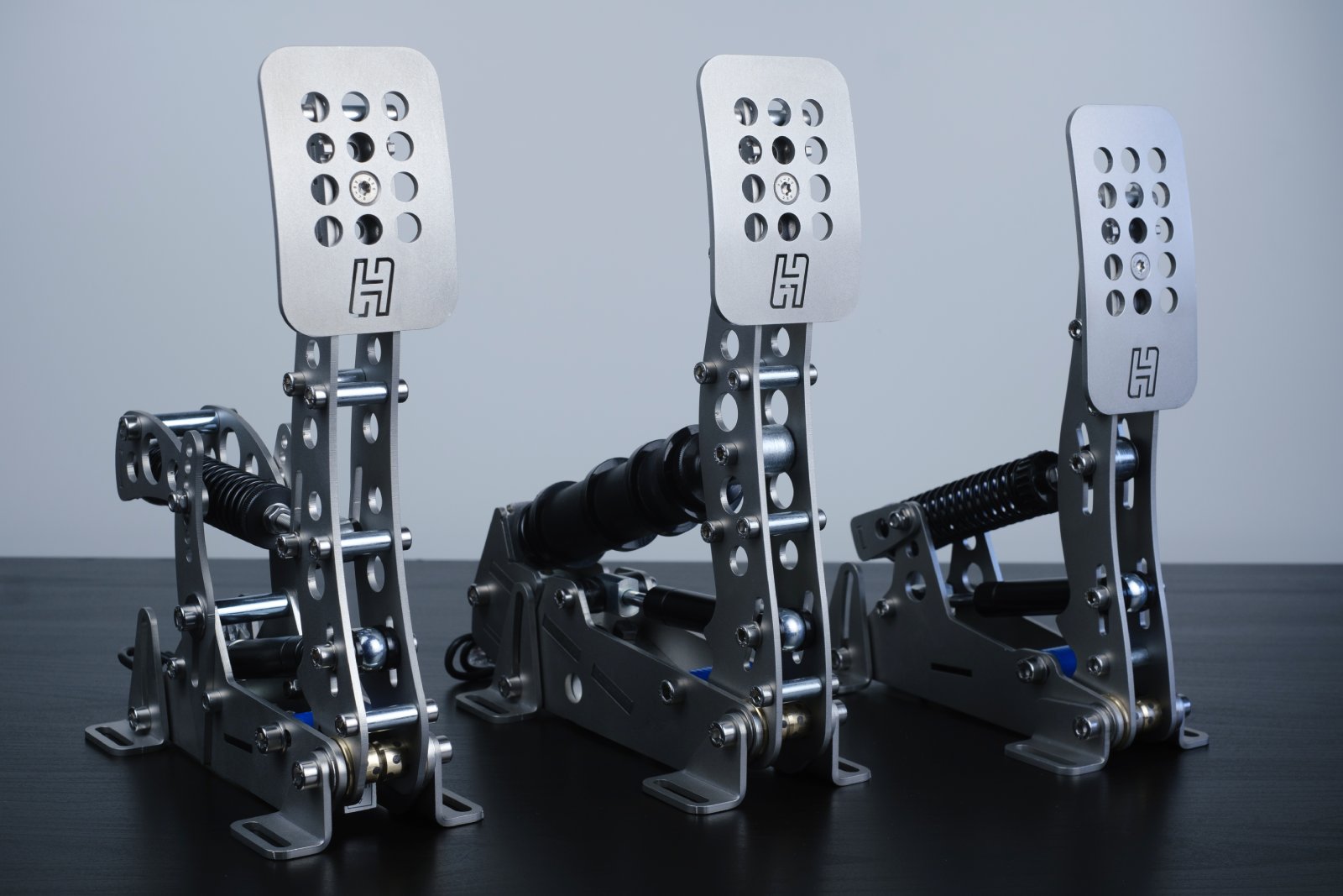 HEUSINKVELD ULTIMATE+ PEDALS REVIEW - throttle - brake - clutch - Giorgio Zegretti - G-Performance