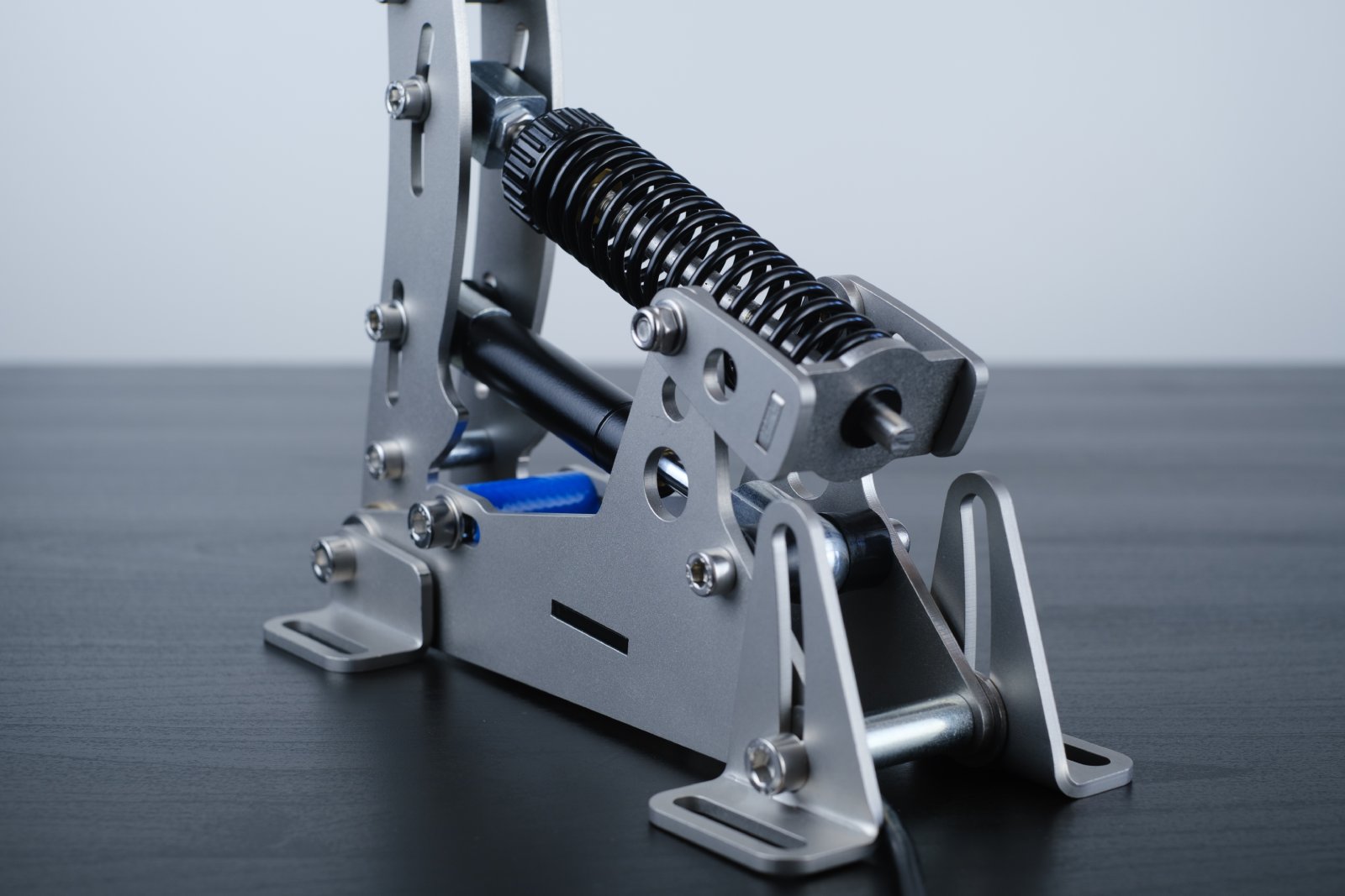 HEUSINKVELD ULTIMATE+ PEDALS REVIEW - throttle - detail 1 - Giorgio Zegretti - G-Performance