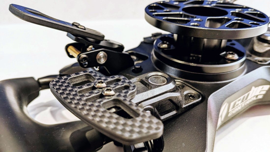 Cube Controls F-Core sim racing steering wheel 2 - rear detail view - G-Performance