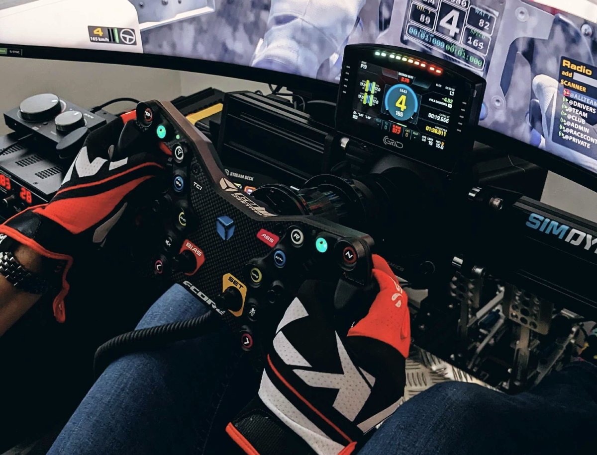 Cube Controls F-Core sim racing steering wheel - front view - mounted on rig - driving - G-Performance
